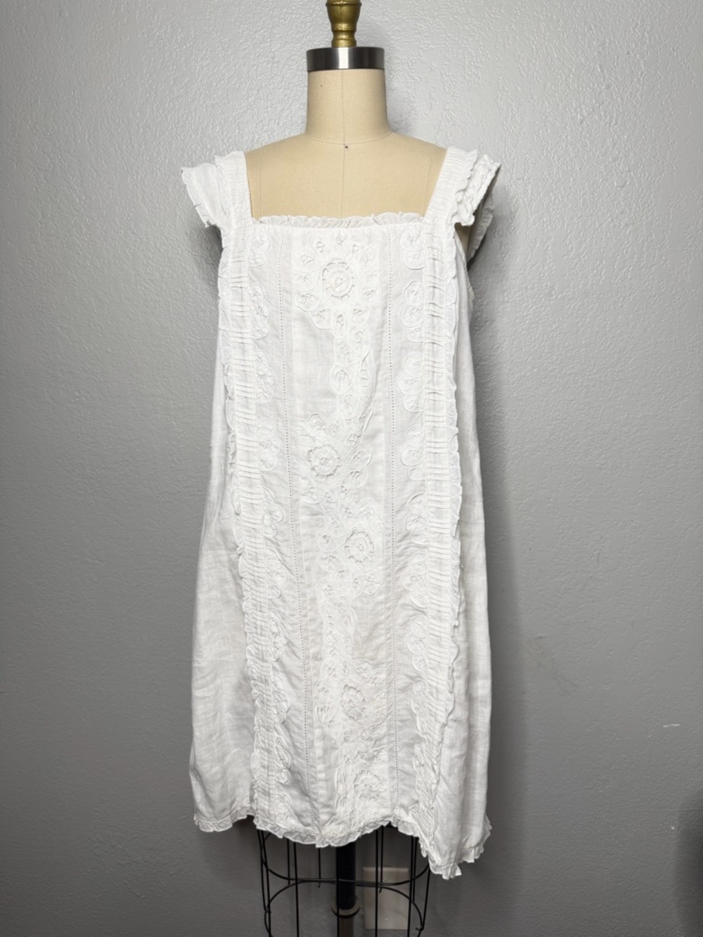 Madison White linen Ruffle-Trim Square Neck Dress Sz 8